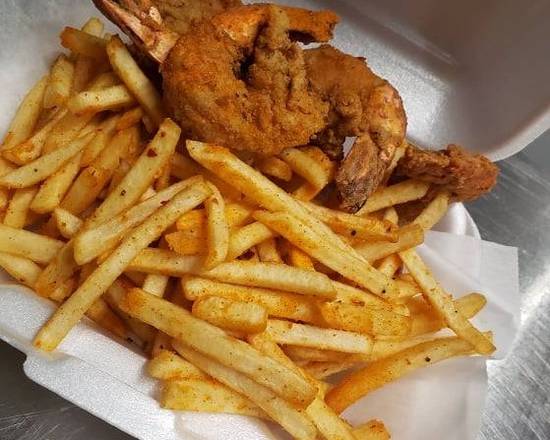 Order King Jumbo Fried Shrimp w/Fries food online from Mia305cuisine store, Miami on bringmethat.com