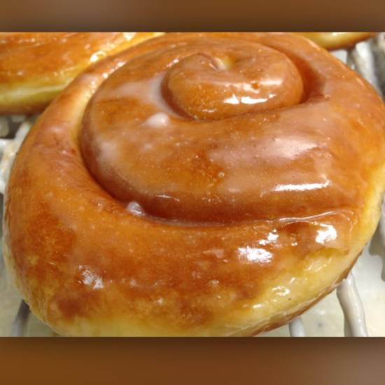 Order Cinnamon Roll food online from Jannys store, Irvine on bringmethat.com