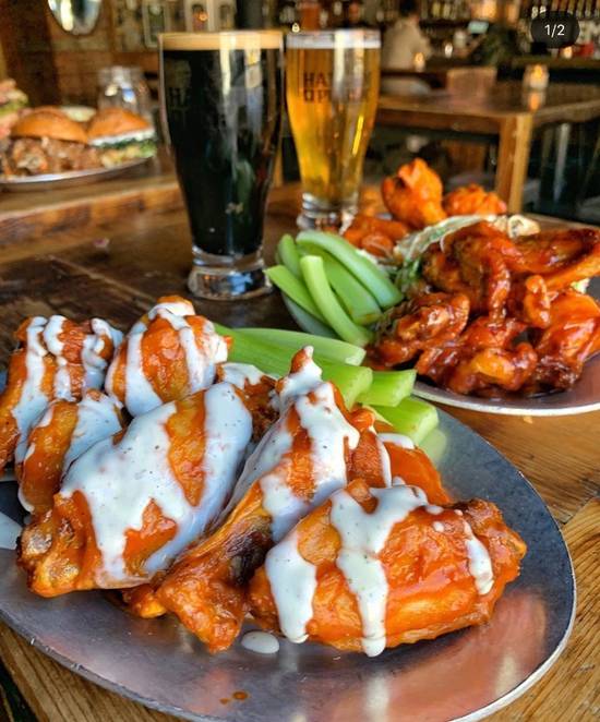 Order 8 Wings food online from Harlem Public-North End store, New York on bringmethat.com