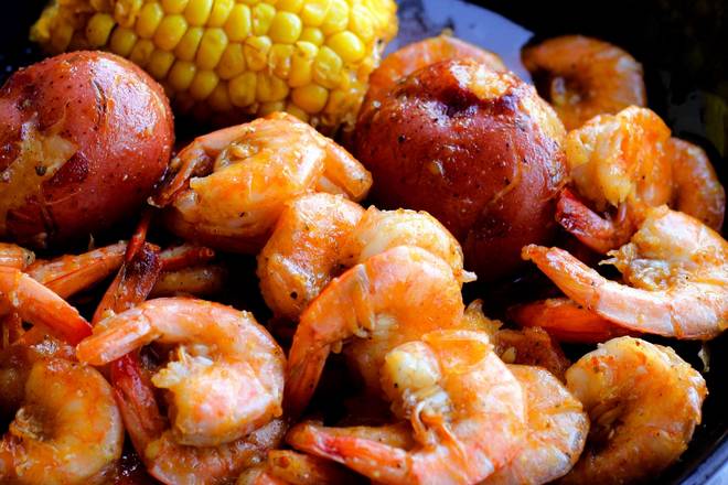 Order M2. Shrimp (Headless) (1LB) food online from Captain King's Seafood City store, Memphis on bringmethat.com