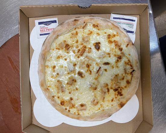 Order Chicken Alfredo Pizza food online from Pizza Roma store, Austin on bringmethat.com