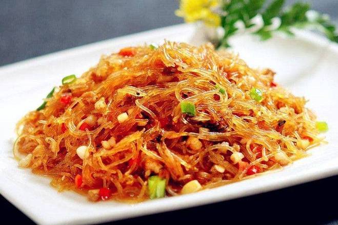 Order 51. Sauteed Vermicelli with Spicy Minced Pork food online from Mulan Asian Bistro - Houston Levee store, Germantown on bringmethat.com