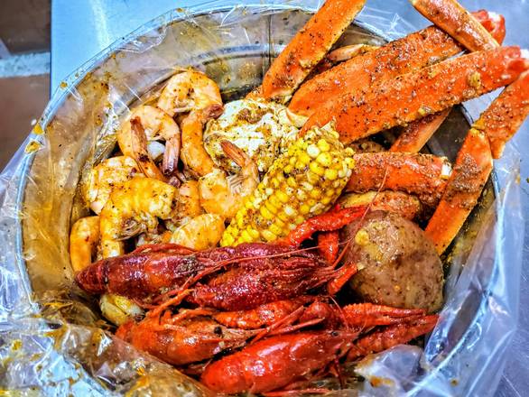 Order Combo A food online from Dancing Crab Cajun Seafood Express store, Memphis on bringmethat.com