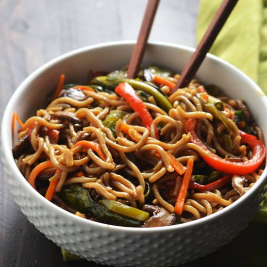Order 47. Vegetable Lo Mein food online from Excel Chinese Restaurant store, South Chesterfield on bringmethat.com