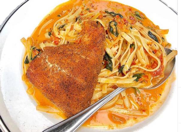 Order Smoked Salmon Fettuccine food online from 310 Lakeside store, Orlando on bringmethat.com