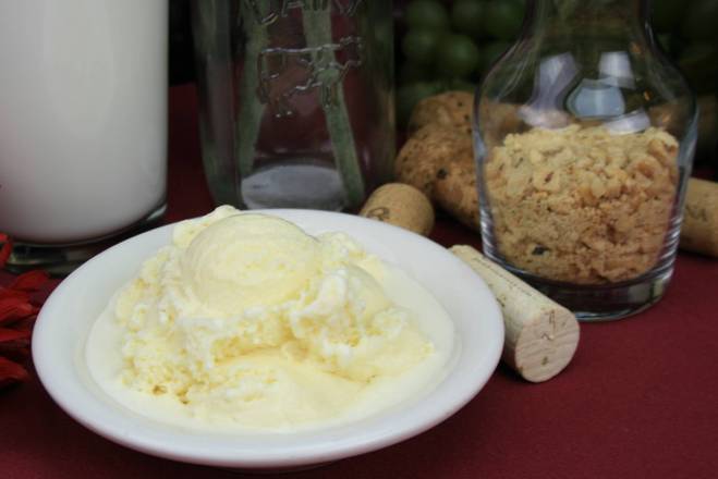 Order Ice Cream food online from Eddie's Italian Eatery store, Claremont on bringmethat.com