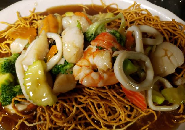 Order 48 Crispy Egg Noodle with Seafood food online from Suthathip Thai Restaurant store, Anaheim on bringmethat.com