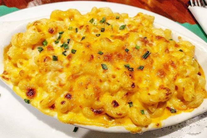 Order Shepherds Pie Macaroni and Cheese food online from Blackjack Mulligan store, Secaucus on bringmethat.com