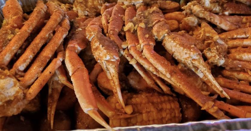 Order Snow Crab Legs (1 lb) food online from Cajun Crab Hut store, Saint Augustine on bringmethat.com
