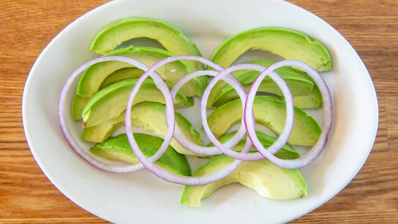 Order Ensalada De Aguacate (Avocado Salad) food online from Versailles store, Encino on bringmethat.com