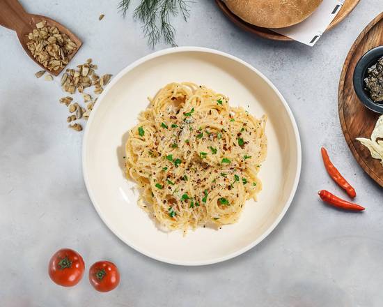 Order Garlic Butter Pasta (Spaghetti) food online from Palazzo Pasta House store, Hartford on bringmethat.com