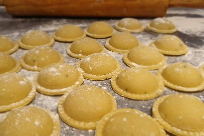 Order Ricotta-Spinach food online from Francescas Pasta Market & Empanadas store, Aspen on bringmethat.com