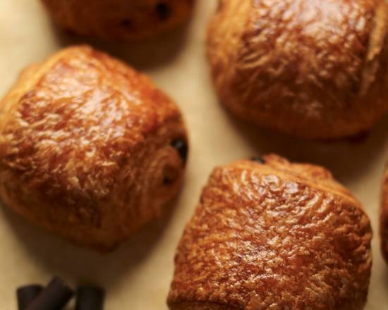 Order Chocolate Croissant food online from La Boulangerie De San Francisco store, San Francisco on bringmethat.com