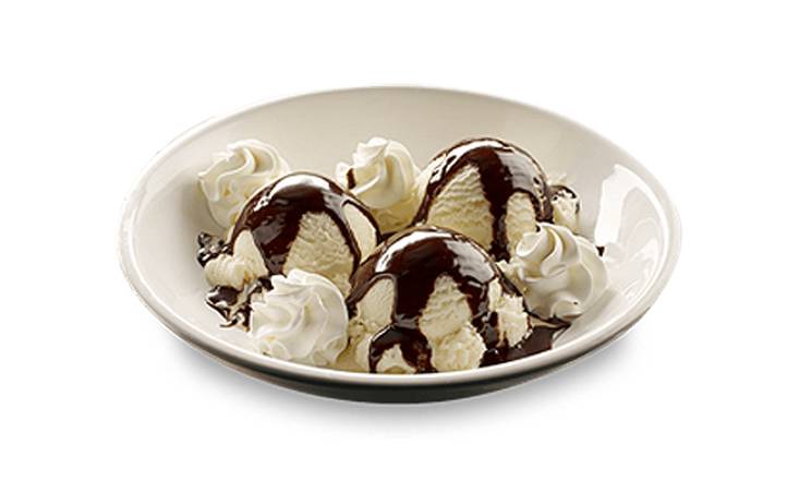 Order Famous Sundae food online from Famous Daves store, Ft. Myers on bringmethat.com
