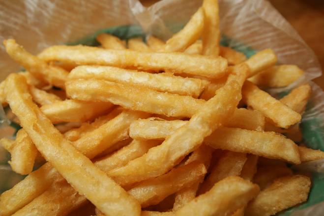 Order French Fries Basket food online from Cafe Layal store, HOUSTON on bringmethat.com