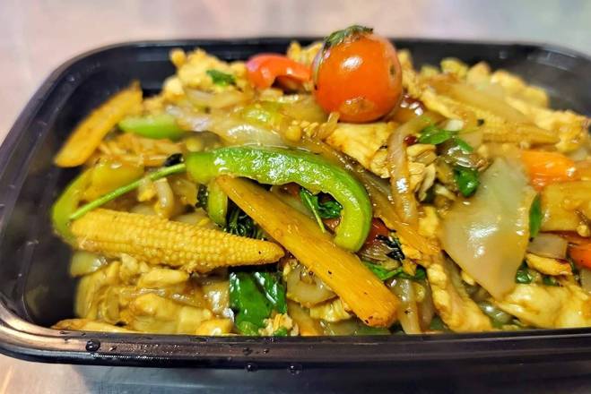 Order Pad Kee Mow Noodle** food online from Ka Pow Thai On Wheel store, Seattle on bringmethat.com