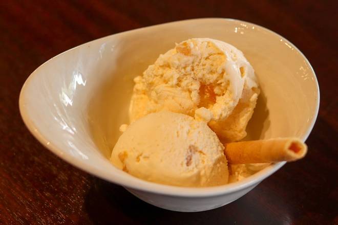 Order Peach Ice Cream food online from Iron Hill Brewery & Restaurant store, Greenville on bringmethat.com