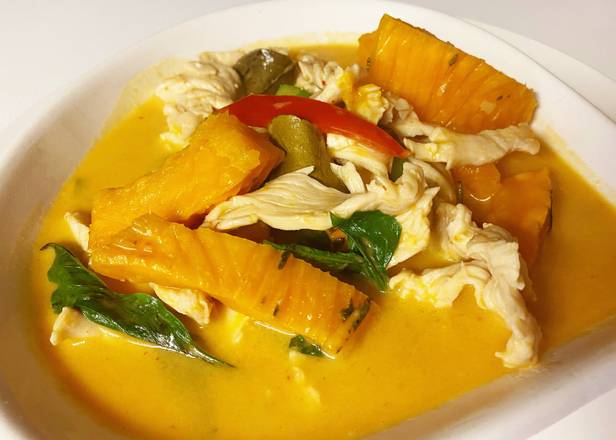 Order Chicken Pumpkin Red Curry food online from Sala Thai Restaurant store, Oklahoma City on bringmethat.com