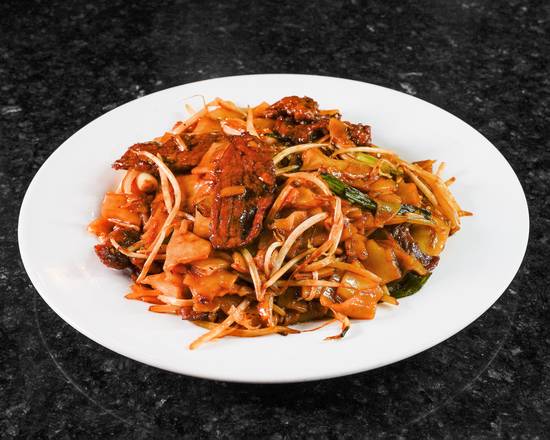 Order Beef Chow Fun food online from Tasty Wok store, Orlando on bringmethat.com