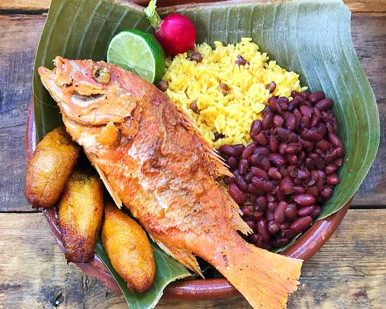 Order  Cajun Fried Snapper Platter (Pargo) food online from La Mesa store, Massapequa on bringmethat.com
