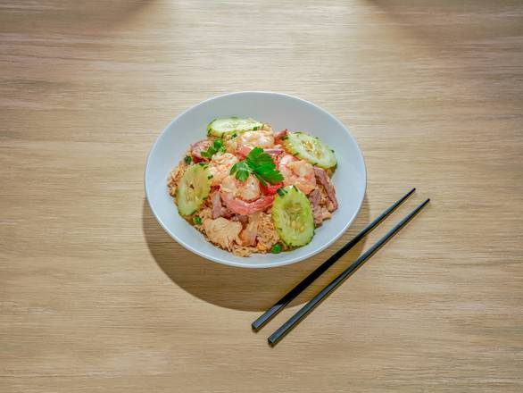 Order House Fried Rice food online from Flamin Thai store, Minneapolis on bringmethat.com
