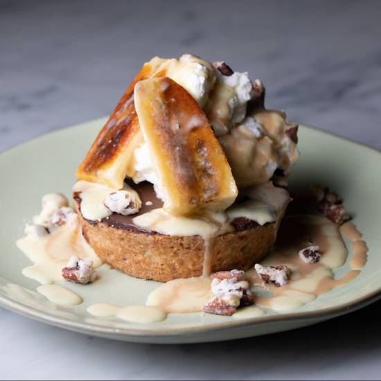 Order Banana Pecan Tart with Chocolate food online from Forma store, Santa Monica on bringmethat.com