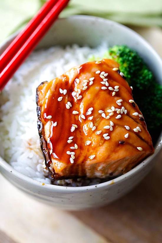 Order M09.Salmon Teriyaki food online from Fuji Revolving Sushi Bar store, Cypress on bringmethat.com