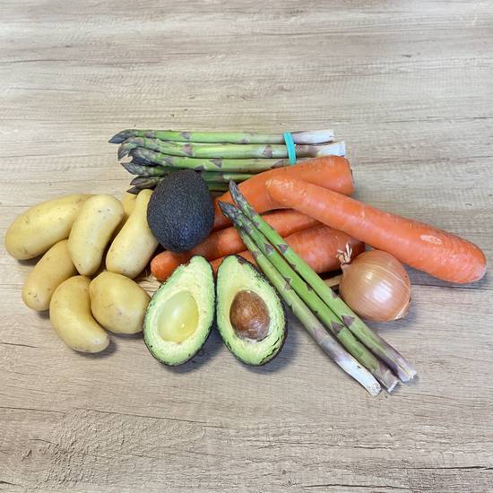 2kg de légumes : asperges vertes, avocat, carottes, pomme de terre, oignon