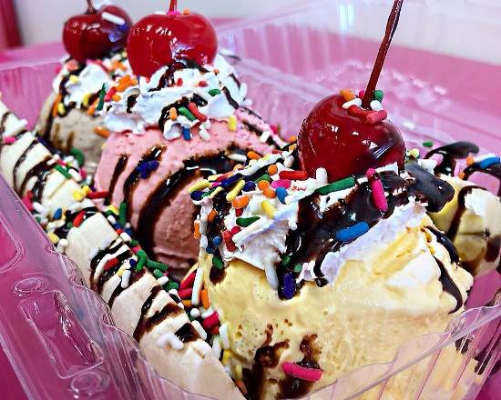 Order Banana Split food online from Michoacana King store, Los Angeles on bringmethat.com