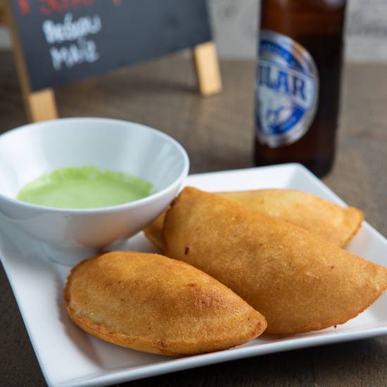 Order Cheese Fried Empanada food online from Don Pan International Bakery store, Miami on bringmethat.com