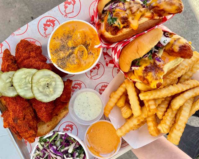 Order Lucky's Hot Chicken (Gaston Ave) Menu Delivery【Menu & Prices