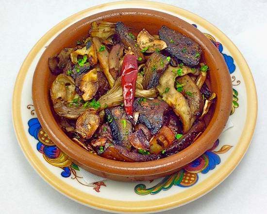 Order Setas al Ajillo   food online from Dali Restaurant & Tapas Bar store, Somerville on bringmethat.com