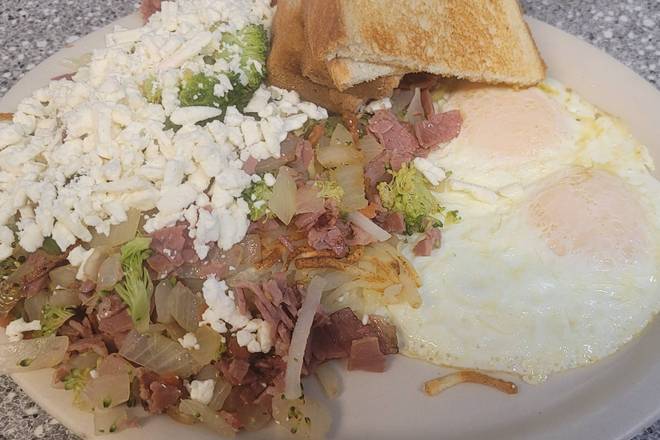Order Meaty Hippie Breakfast food online from Fleetwood diner store, Ann Arbor on bringmethat.com