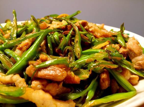 Order CK10. Chicken with String Beans 豆仔鸡 food online from Chopsticks Cuisine store, Seattle on bringmethat.com