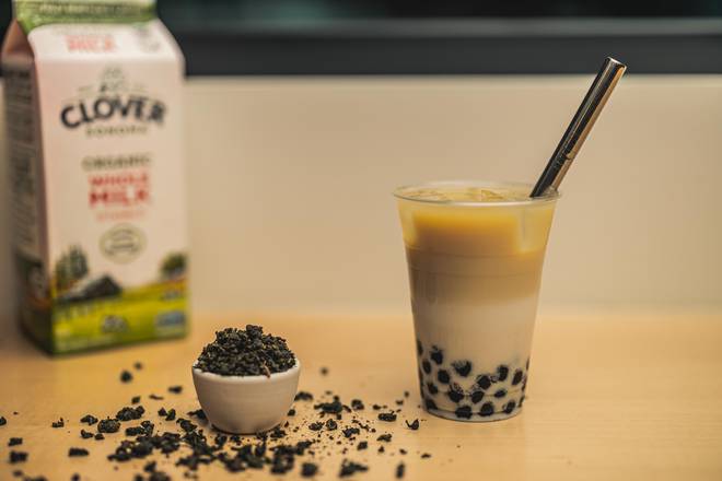 Order Peach Oolong Milk Tea 白桃乌龙奶茶 food online from One Plus store, Berkeley on bringmethat.com