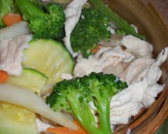 Order Steamed Chicken with Vegetables food online from China Wok store, Boca Raton on bringmethat.com
