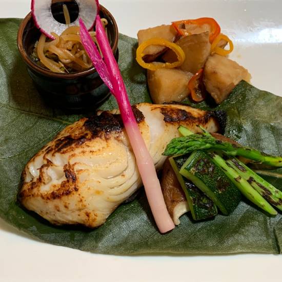 Order Miso Marinated Black Cod food online from Sushi Katsu-Ya store, Seattle on bringmethat.com