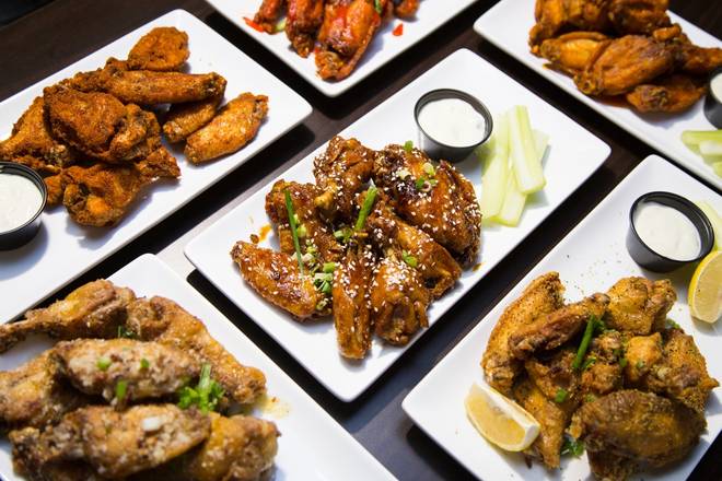 Order Jumbo Wings food online from Big Shots Restaurant & Lounge store, Woodbridge Township on bringmethat.com