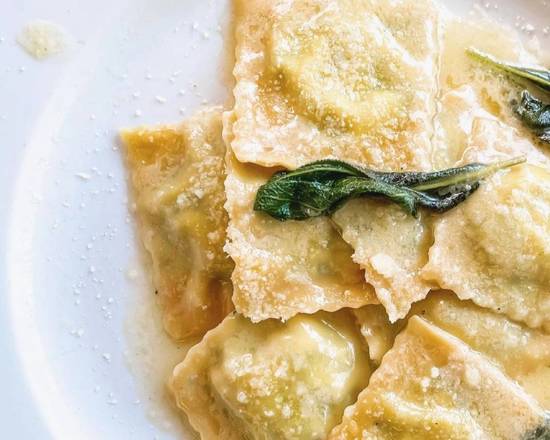 Order Ravioli di Ricotta e Spinaci food online from Sor Tino store, Los Angeles on bringmethat.com