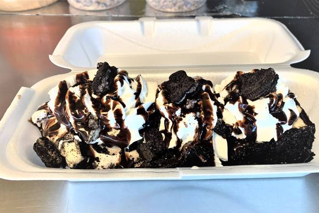 Order Sssscreamin OREO'S SUNDAE SPECIAL  food online from Ice Sssscreamin store, Tampa on bringmethat.com
