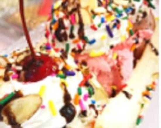 Order Banana Split food online from La Michoacana Ice Cream Parlor store, Los Angeles on bringmethat.com