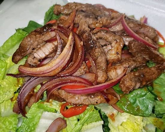 Order Salad w/Steak food online from Mia305cuisine store, Miami on bringmethat.com