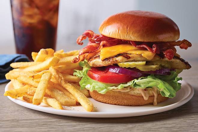 Order Bacon Cheddar Grilled Chicken Sandwich food online from Applebee store, Manhattan on bringmethat.com
