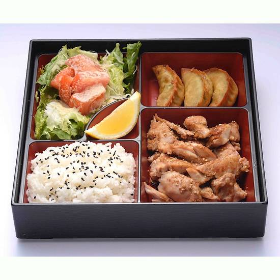 Order Yakitori Bento Box  food online from Mr. Ramen store, Los Angeles on bringmethat.com