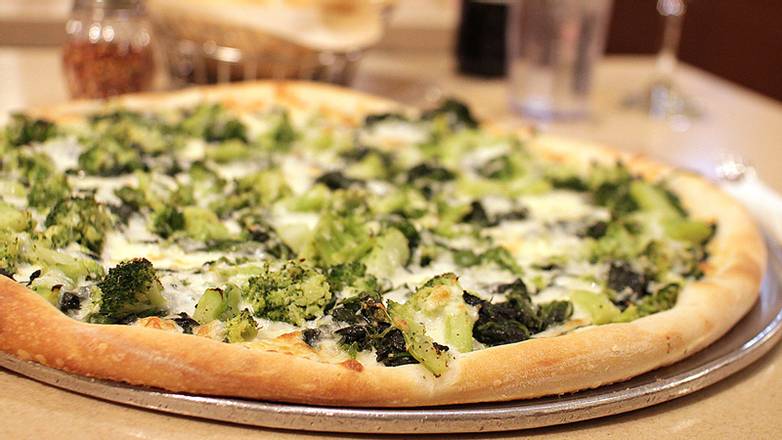 Order Spinach & Broccoli Pie food online from Mama Theresa's store, Westbury on bringmethat.com