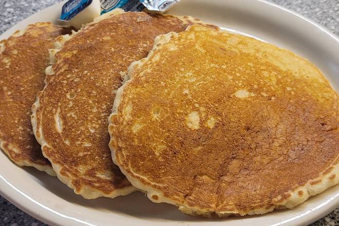 Order #6 Pancakes or French Toast Halves food online from Fleetwood diner store, Ann Arbor on bringmethat.com