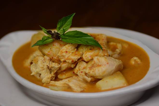 Order #58. Yellow Curry food online from Thai House store, Charlotte on bringmethat.com