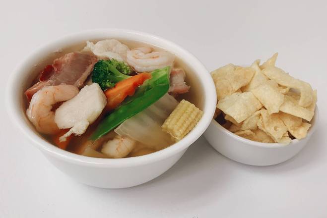 Order House Special Soup 本楼汤 food online from Double Dragon 2 store, Louisville on bringmethat.com