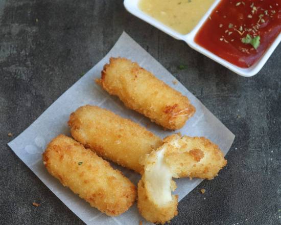 Order Creamy Mozzarella Sticks food online from Mr. Pizza store, Melbourne on bringmethat.com
