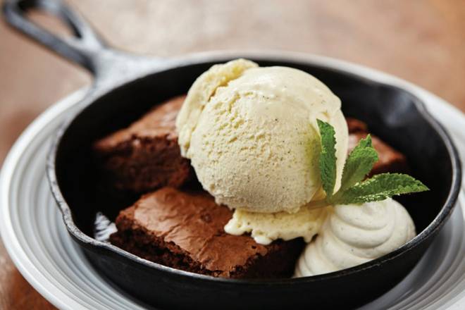 Order Warm Brownie & Vanilla Gelato food online from Pinstripes store, North Bethesda on bringmethat.com